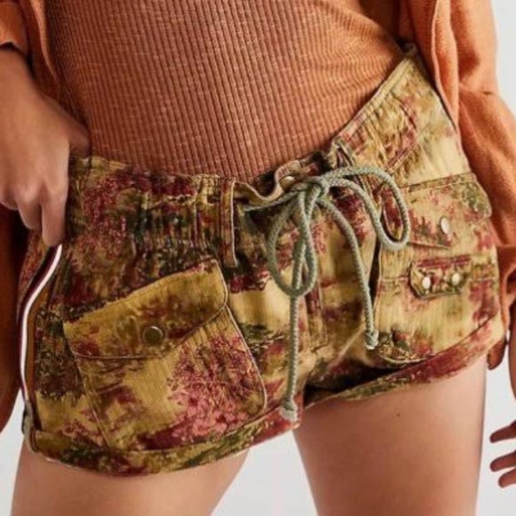 Free People Pants - Free People Printed Waimea Slouchy Shorts, Size Medium, NWT